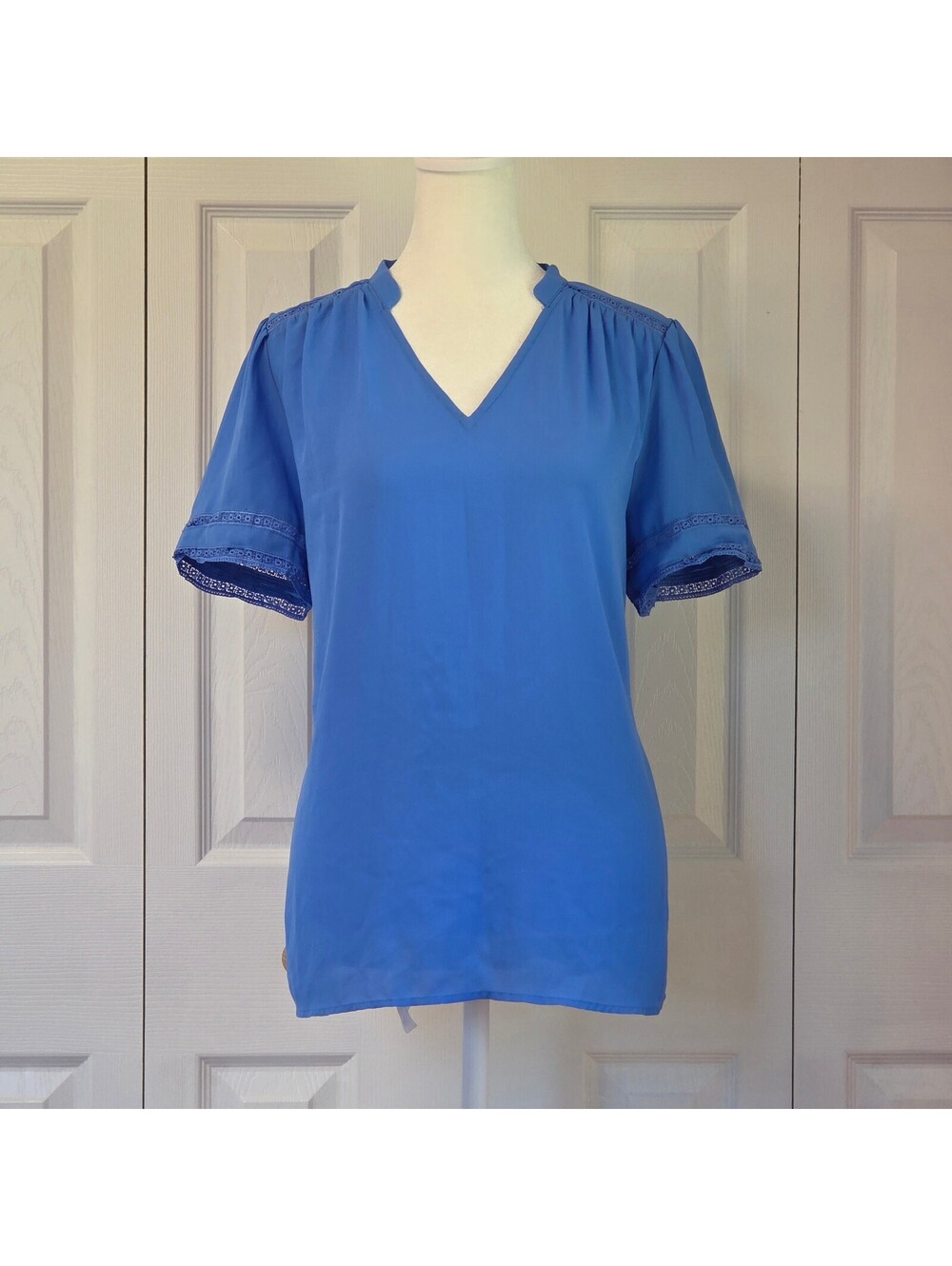 Classic Cornflower Blue Mandarin Collar V-Neck Blouse Top Ann Taylor Size M